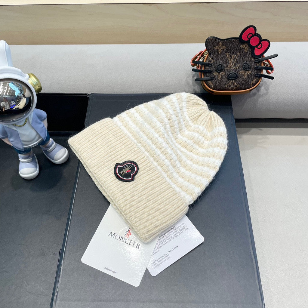 MONCLER BEANIE HAT IN STELL BISQUE BEIGE MIX WHITE CASHMERE 436731