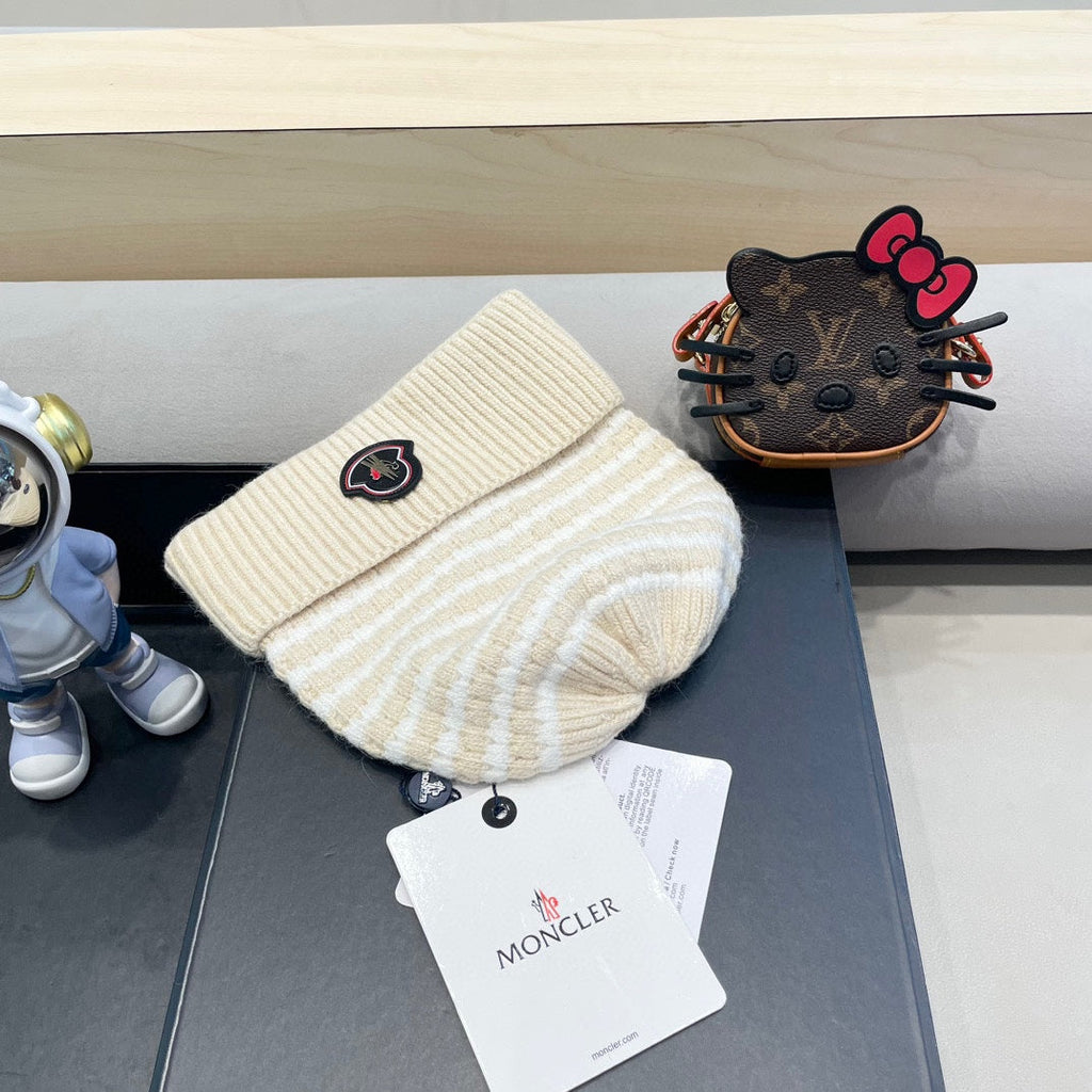 MONCLER BEANIE HAT IN STELL BISQUE BEIGE MIX WHITE CASHMERE 436731