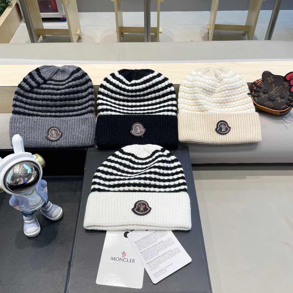 MONCLER BEANIE HAT IN STELL BISQUE BEIGE MIX WHITE CASHMERE 436731