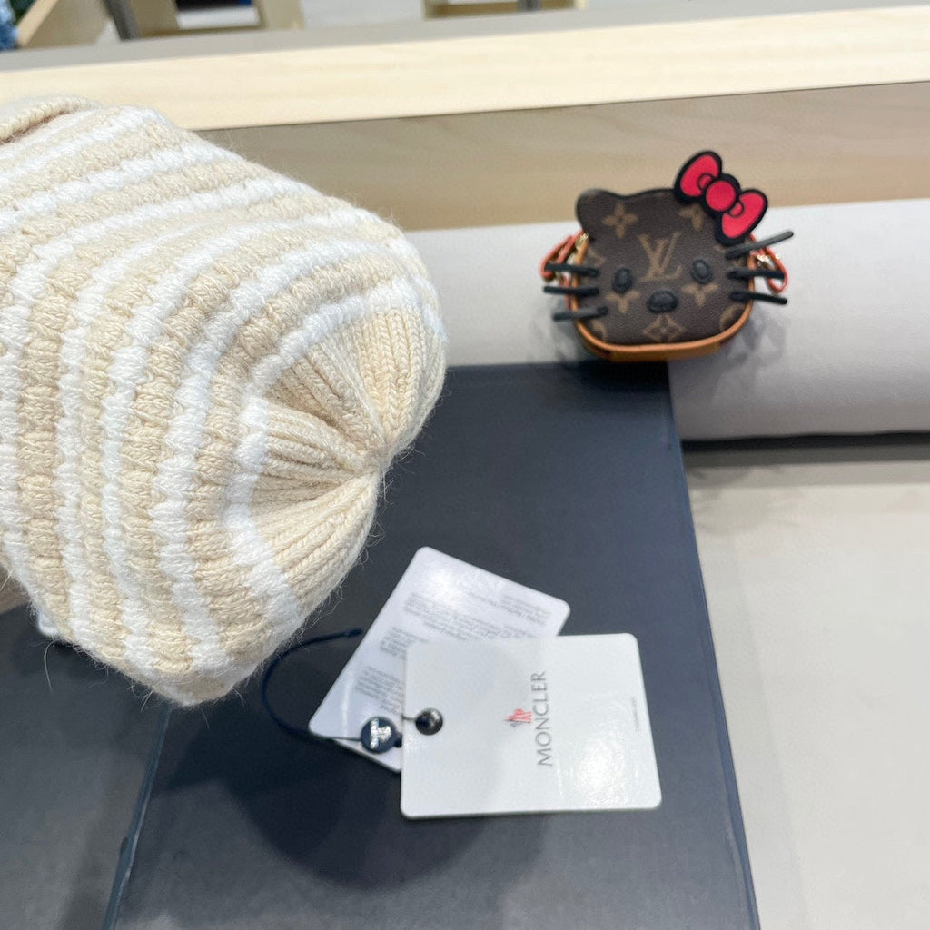 MONCLER BEANIE HAT IN STELL BISQUE BEIGE MIX WHITE CASHMERE 436731