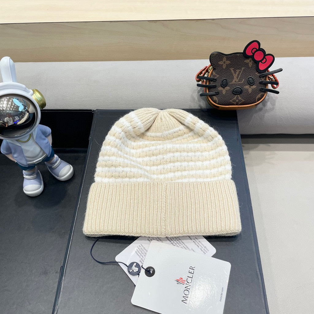 MONCLER BEANIE HAT IN STELL BISQUE BEIGE MIX WHITE CASHMERE 436731