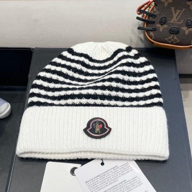MONCLER BEANIE HAT IN WHITE MIX BLACK CASHMERE 436733