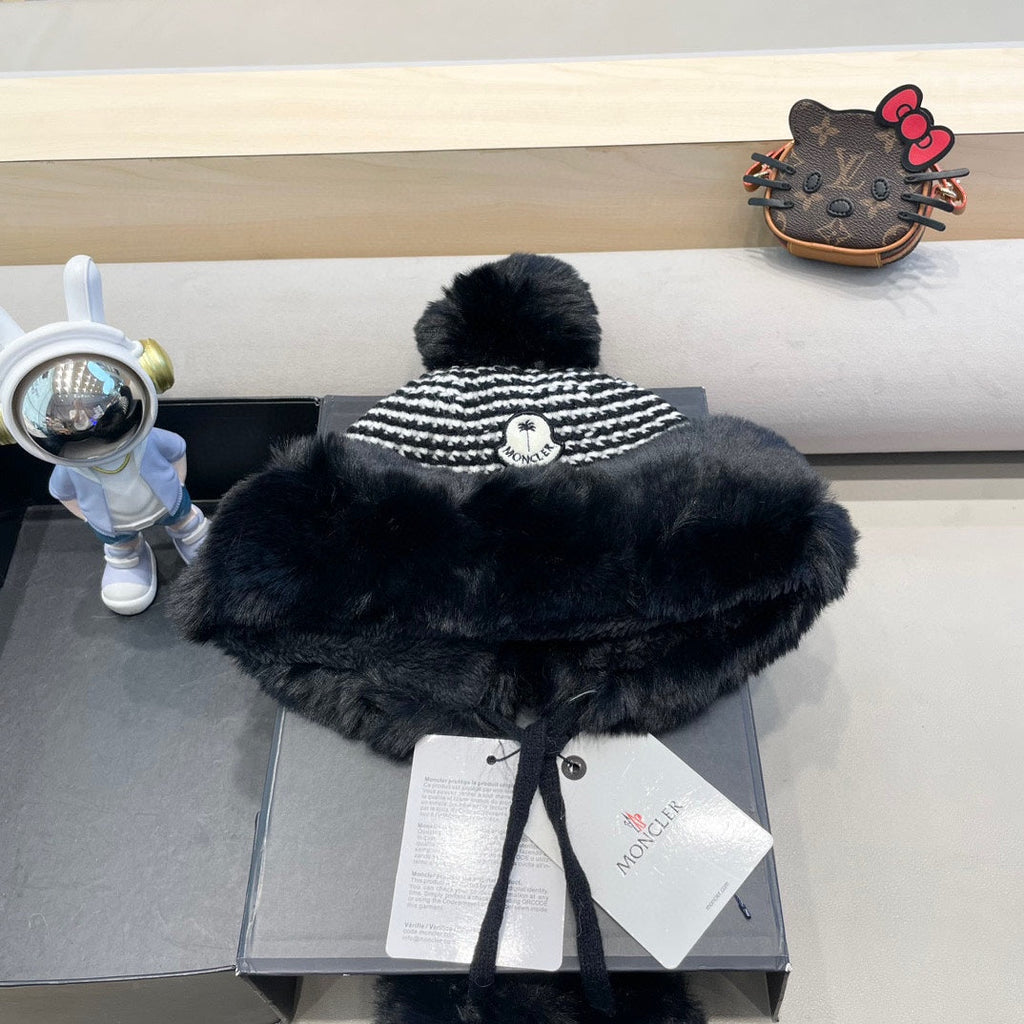 MONCLER BEANIE HAT IN BLACK WOOL AND FLEECE 436748