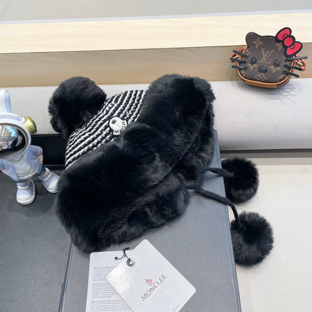 MONCLER BEANIE HAT IN BLACK WOOL AND FLEECE 436748