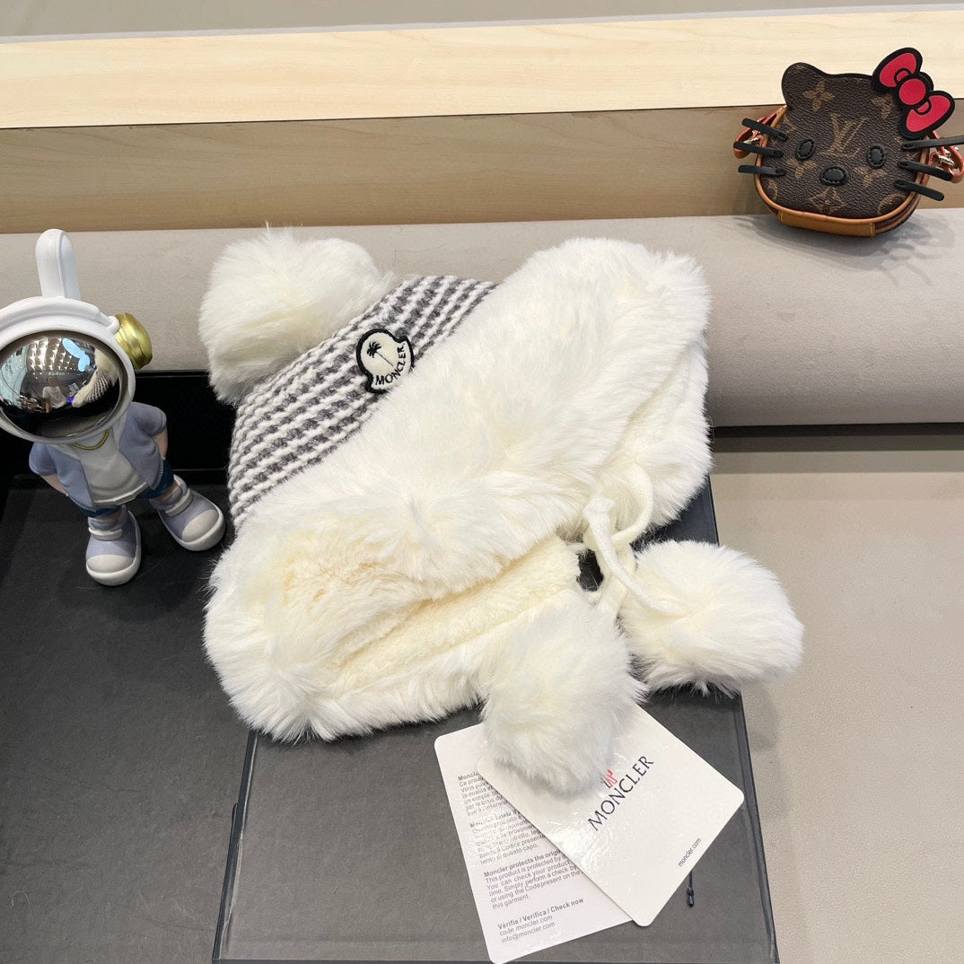 MONCLER BEANIE HAT IN WHITE WOOL AND FLEECE 436749
