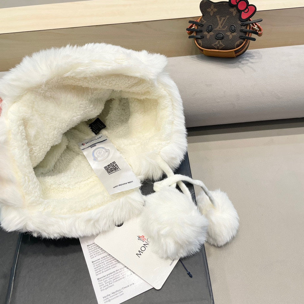 MONCLER BEANIE HAT IN WHITE WOOL AND FLEECE 436749
