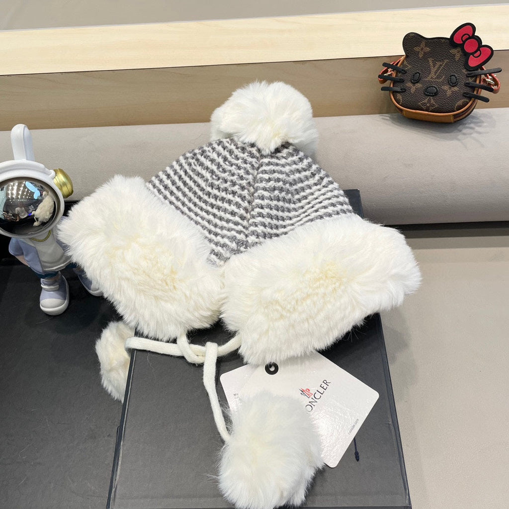 MONCLER BEANIE HAT IN WHITE WOOL AND FLEECE 436749