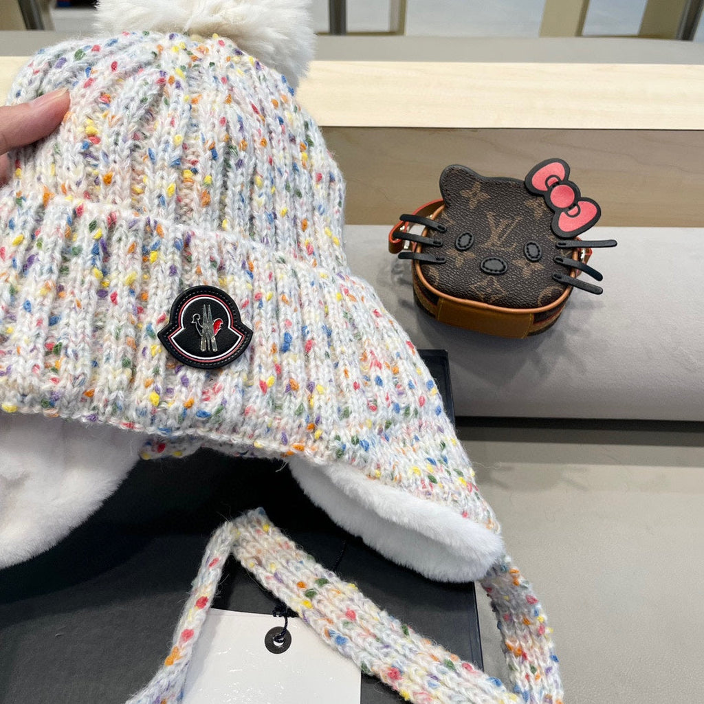 MONCLER BEANIE HAT IN WHITE WOOL LINED WITH FLEECE 436774