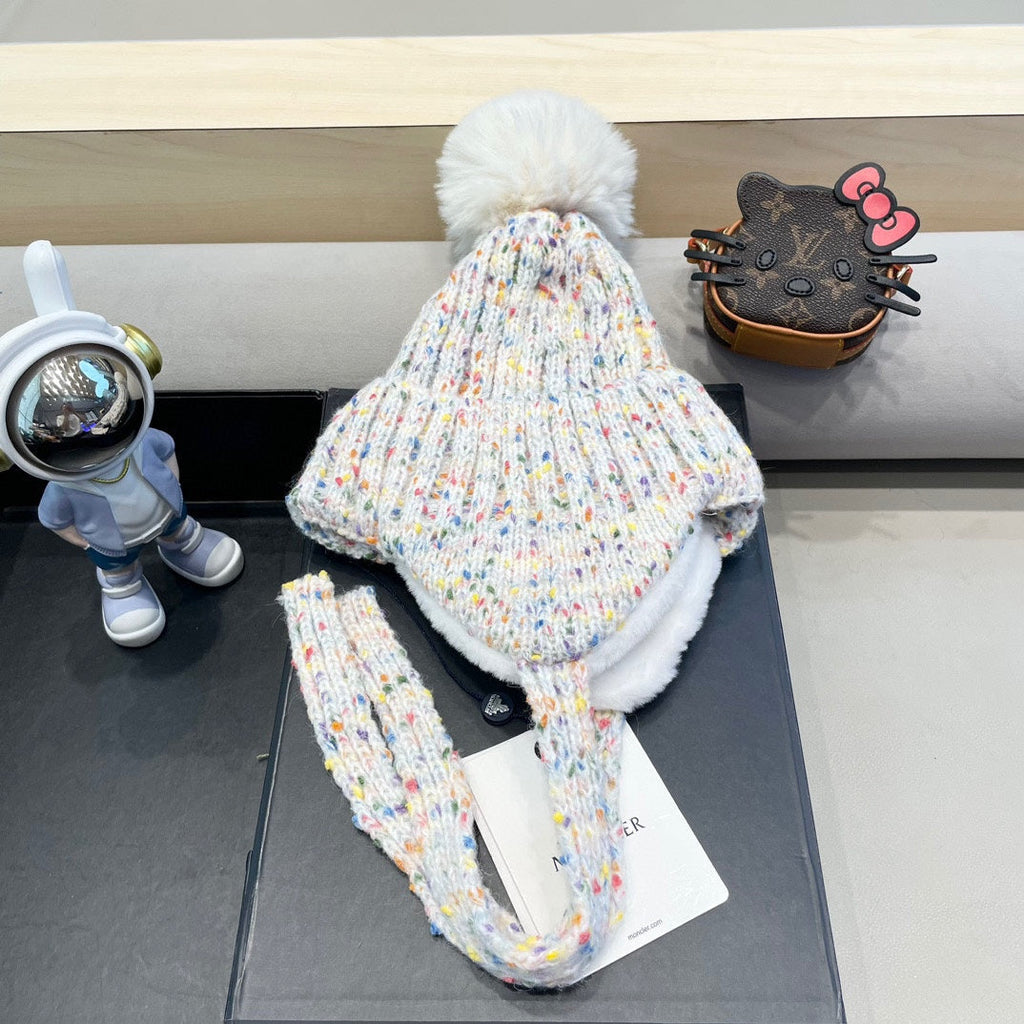 MONCLER BEANIE HAT IN WHITE WOOL LINED WITH FLEECE 436774