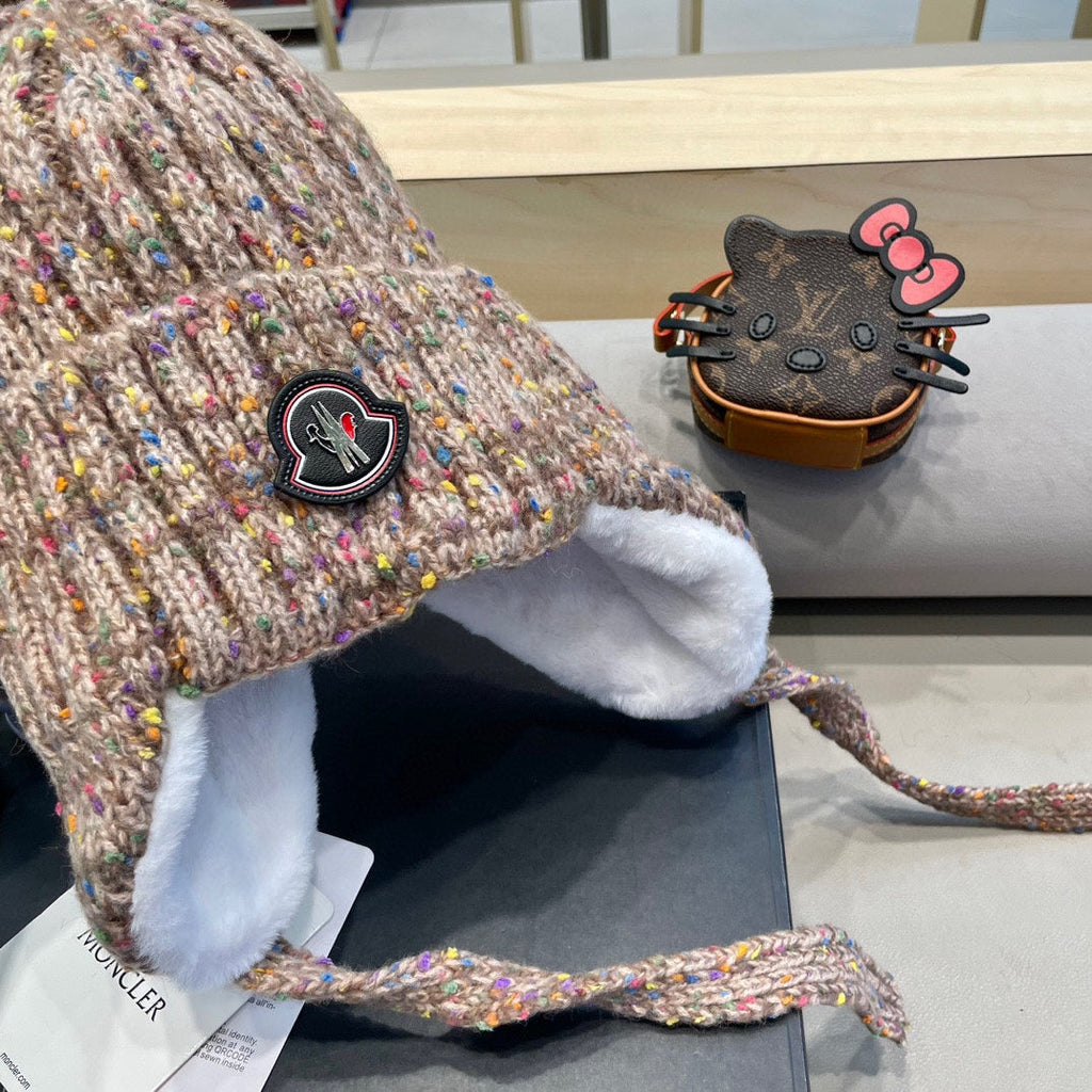 MONCLER BEANIE HAT IN MEDIUM BROWN WOOL LINED WITH FLEECE 436775