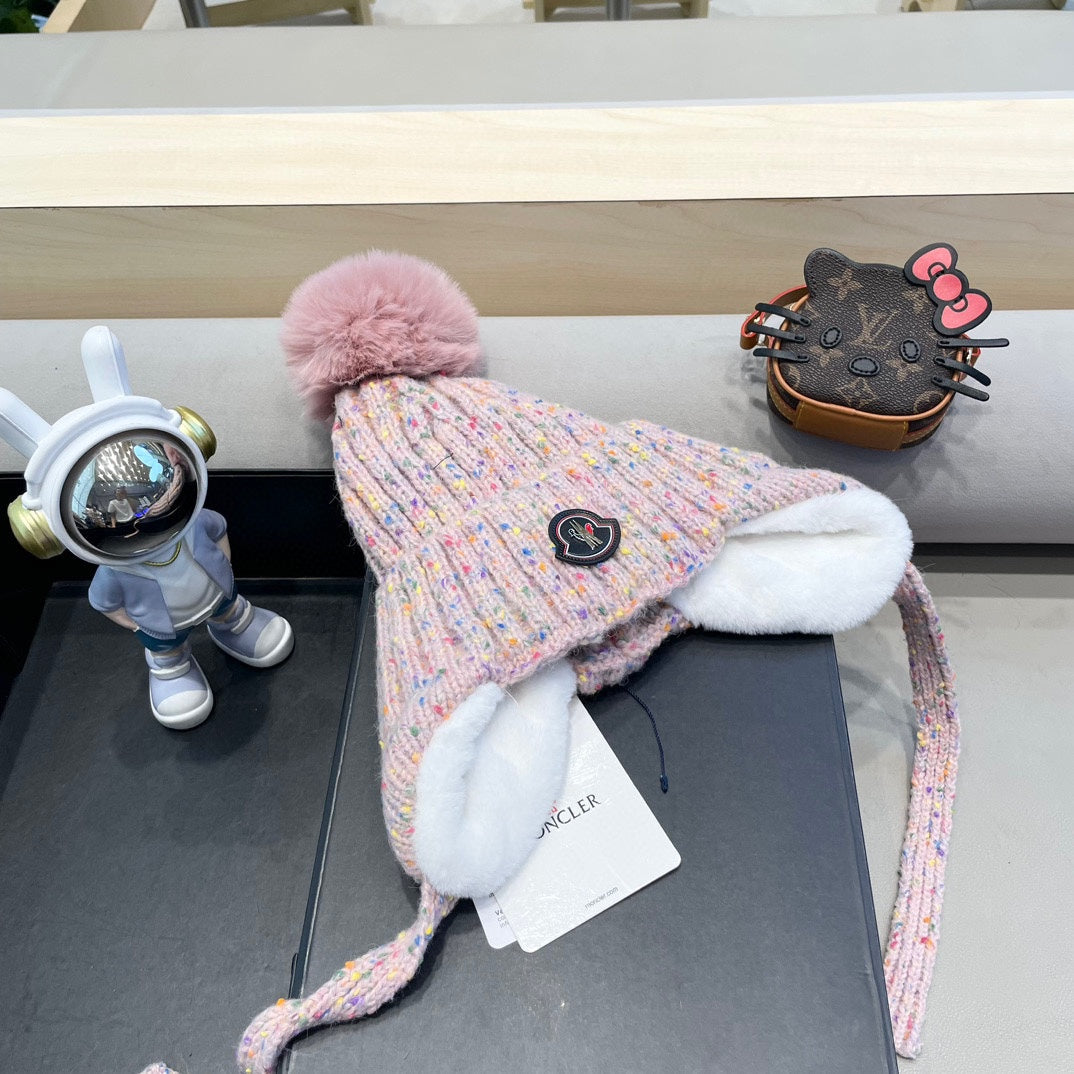MONCLER BEANIE HAT IN LIGHT PINK WOOL LINED WITH FLEECE 436776