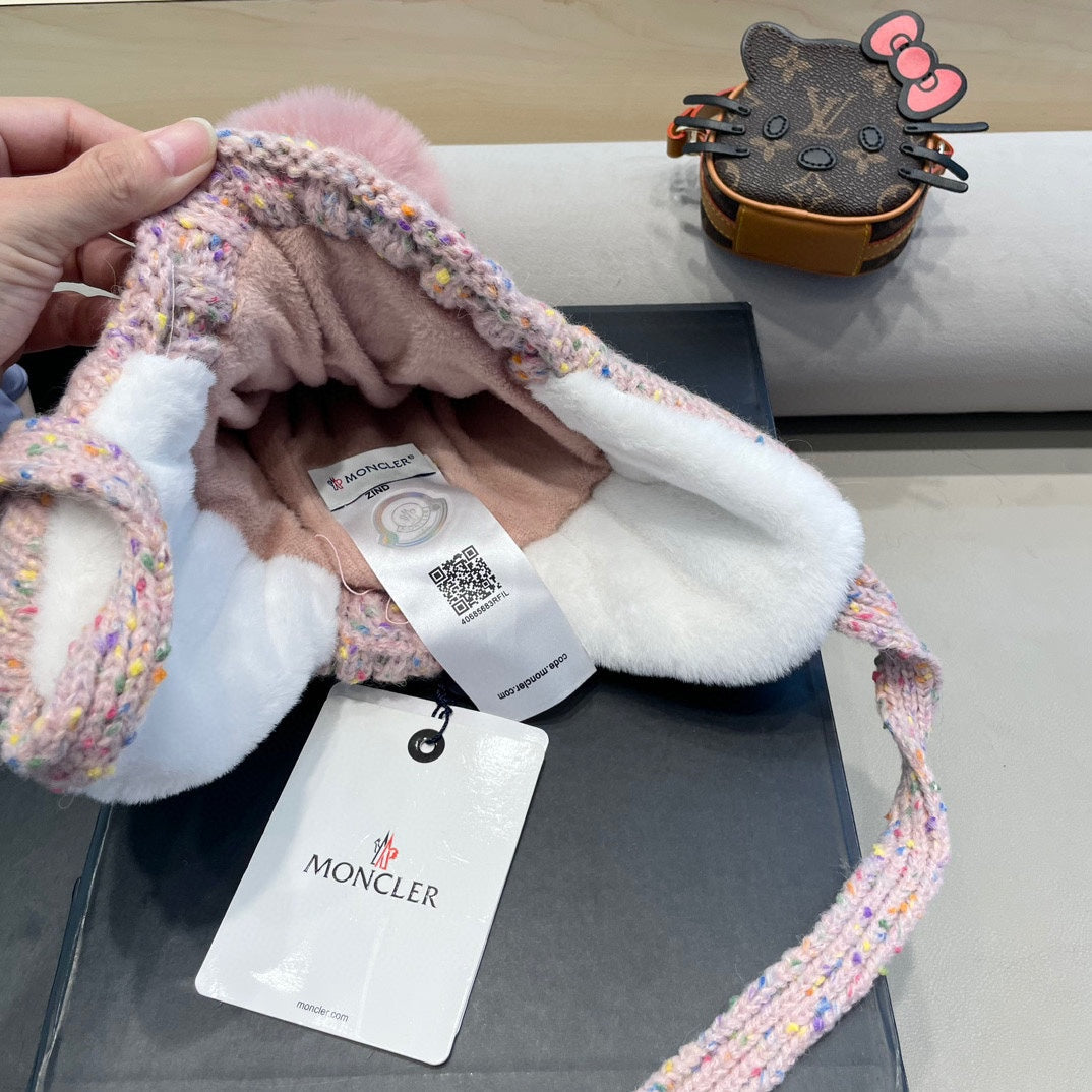 MONCLER BEANIE HAT IN LIGHT PINK WOOL LINED WITH FLEECE 436776