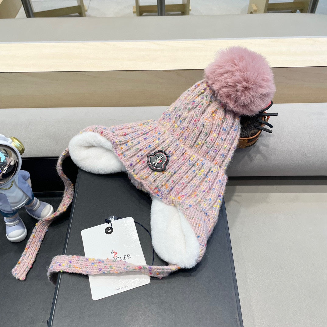 MONCLER BEANIE HAT IN LIGHT PINK WOOL LINED WITH FLEECE 436776