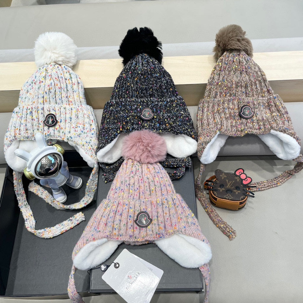 MONCLER BEANIE HAT IN LIGHT PINK WOOL LINED WITH FLEECE 436776
