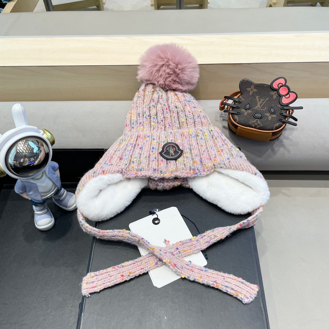 MONCLER BEANIE HAT IN LIGHT PINK WOOL LINED WITH FLEECE 436776