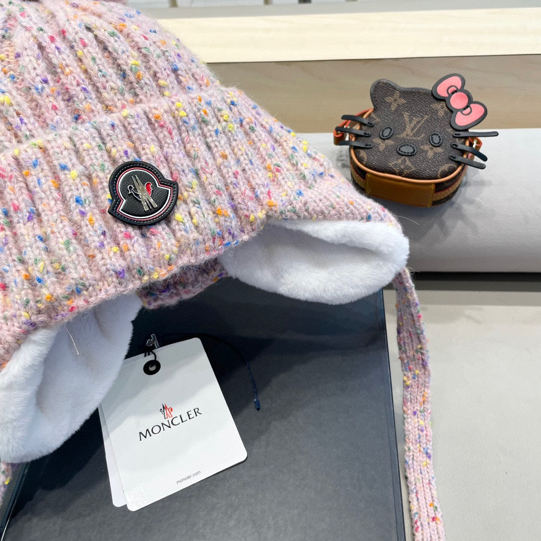 MONCLER BEANIE HAT IN LIGHT PINK WOOL LINED WITH FLEECE 436776