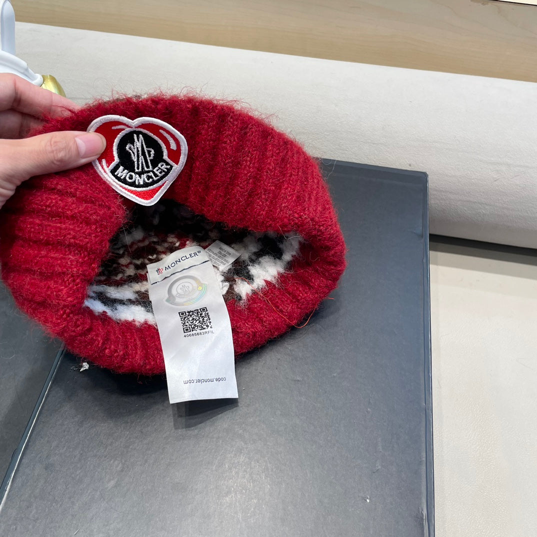 MONCLER BEANIE HAT IN COLORFUL WOOL 438147