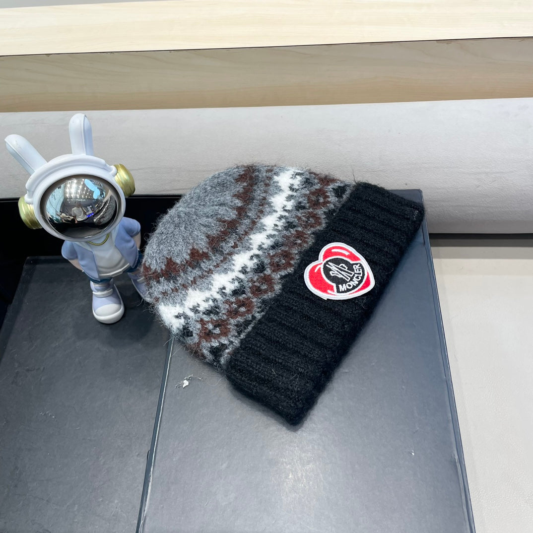 MONCLER BEANIE HAT IN COLORFUL WOOL 438145