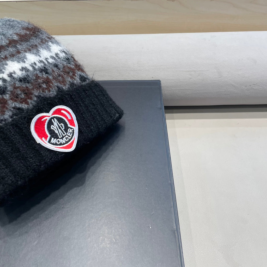 MONCLER BEANIE HAT IN COLORFUL WOOL 438145
