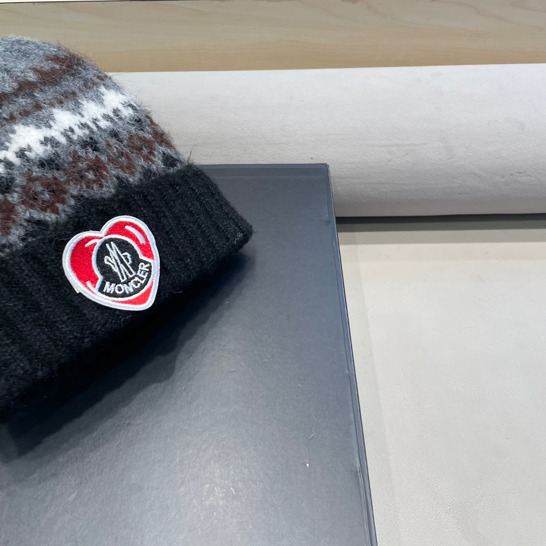 MONCLER BEANIE HAT IN COLORFUL WOOL 438145