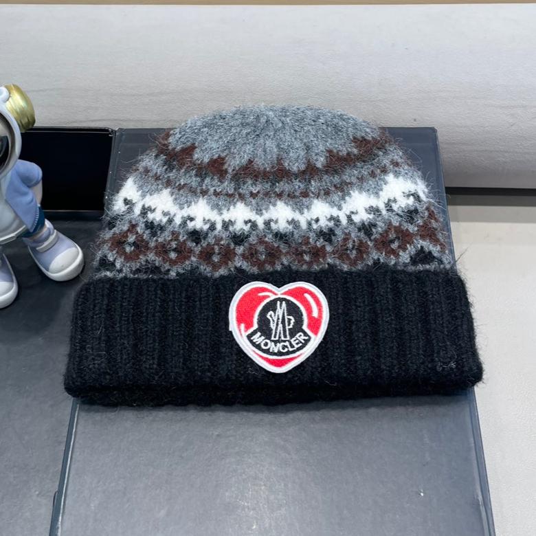 MONCLER BEANIE HAT IN COLORFUL WOOL 438145