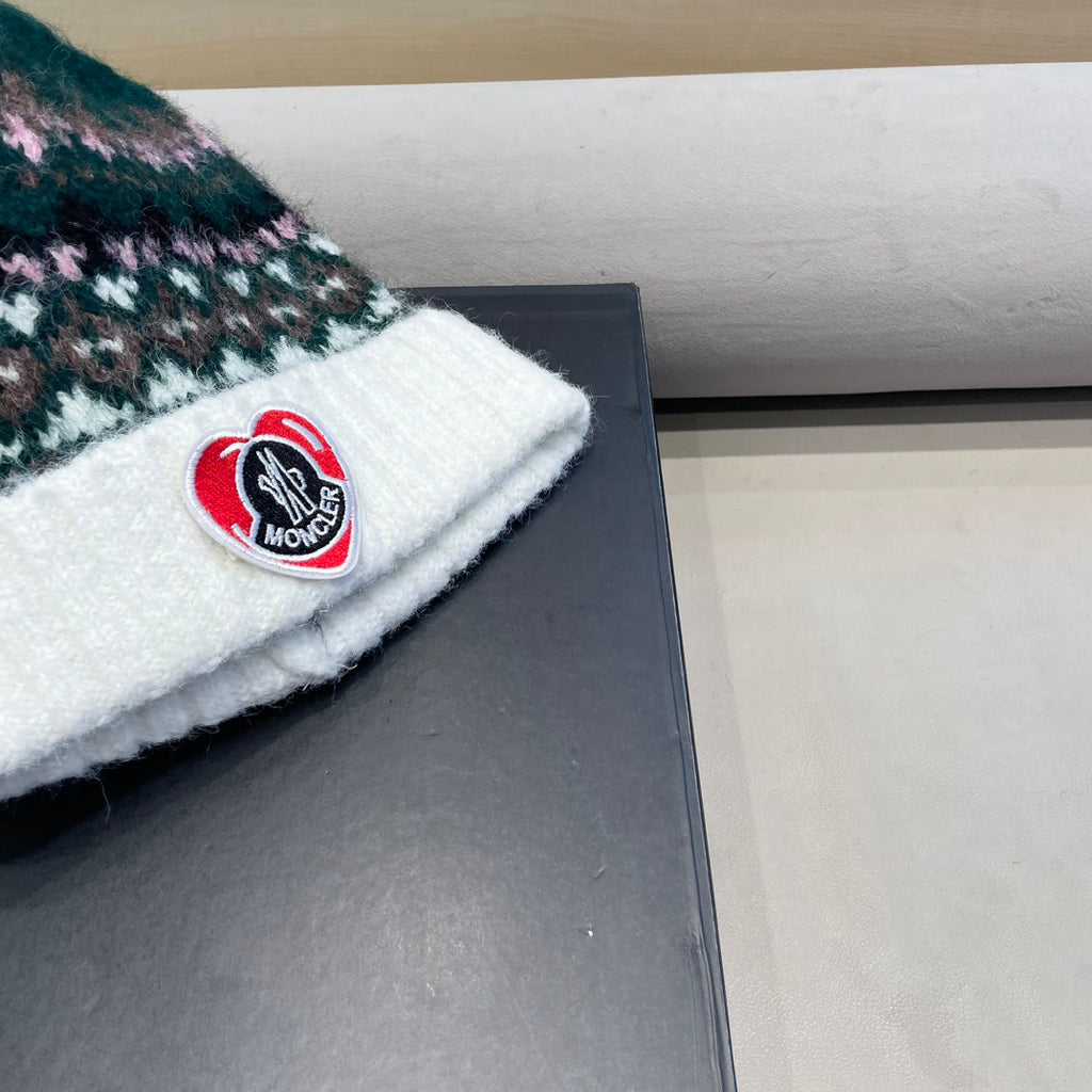 MONCLER BEANIE HAT IN COLORFUL WOOL 438144