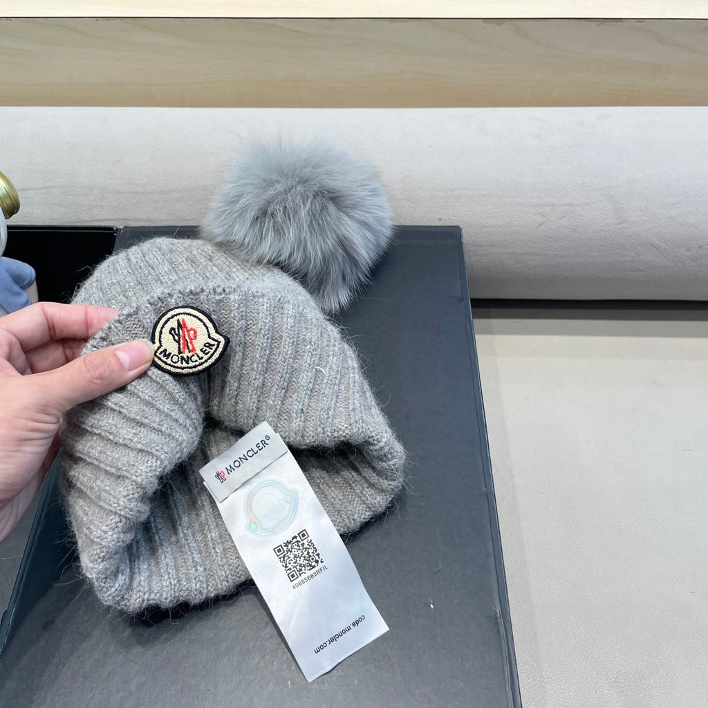 MONCLER BEANIE HAT IN ASH GRAY WOOL WITH POM POM 438107