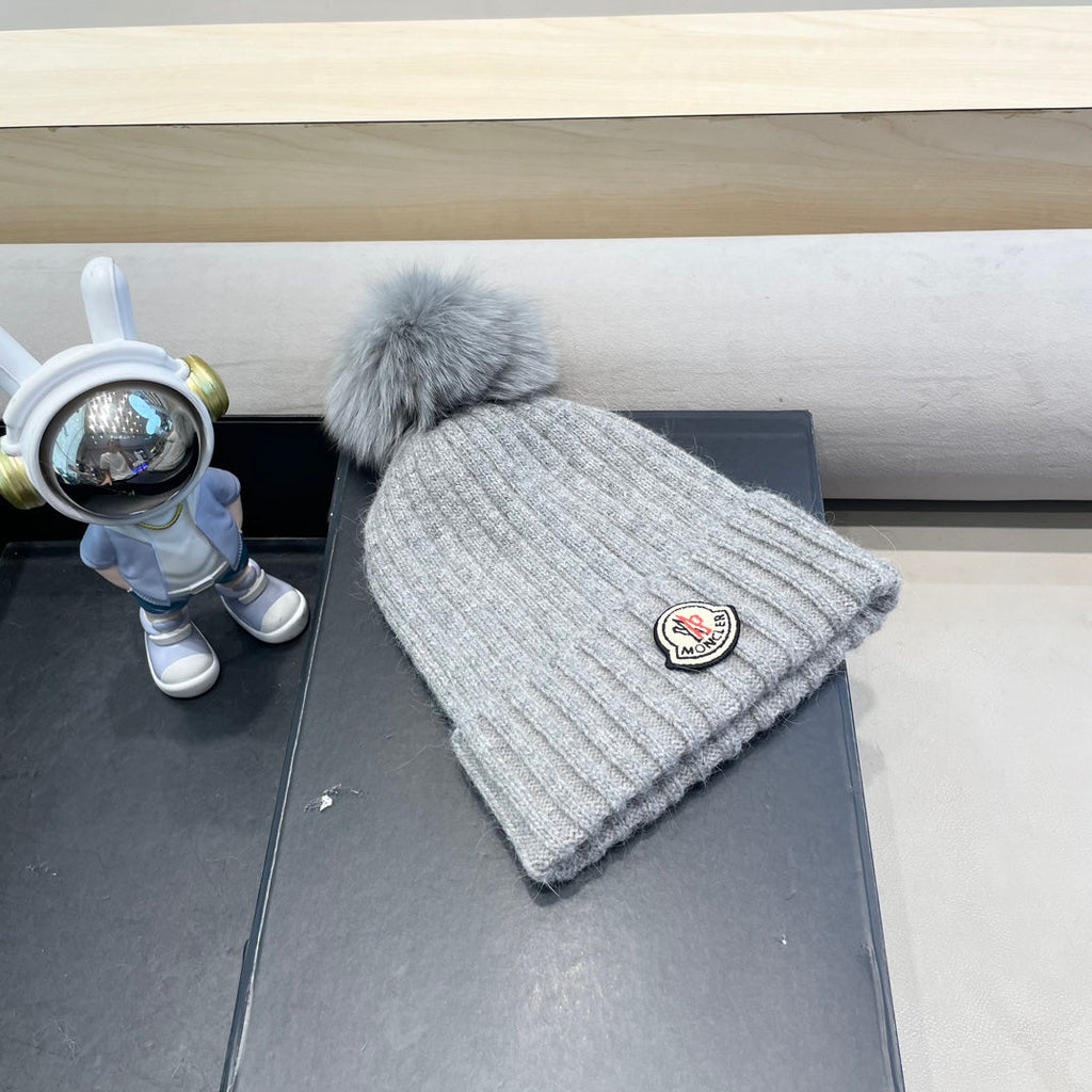 MONCLER BEANIE HAT IN ASH GRAY WOOL WITH POM POM 438107