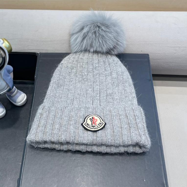 MONCLER BEANIE HAT IN ASH GRAY WOOL WITH POM POM 438107