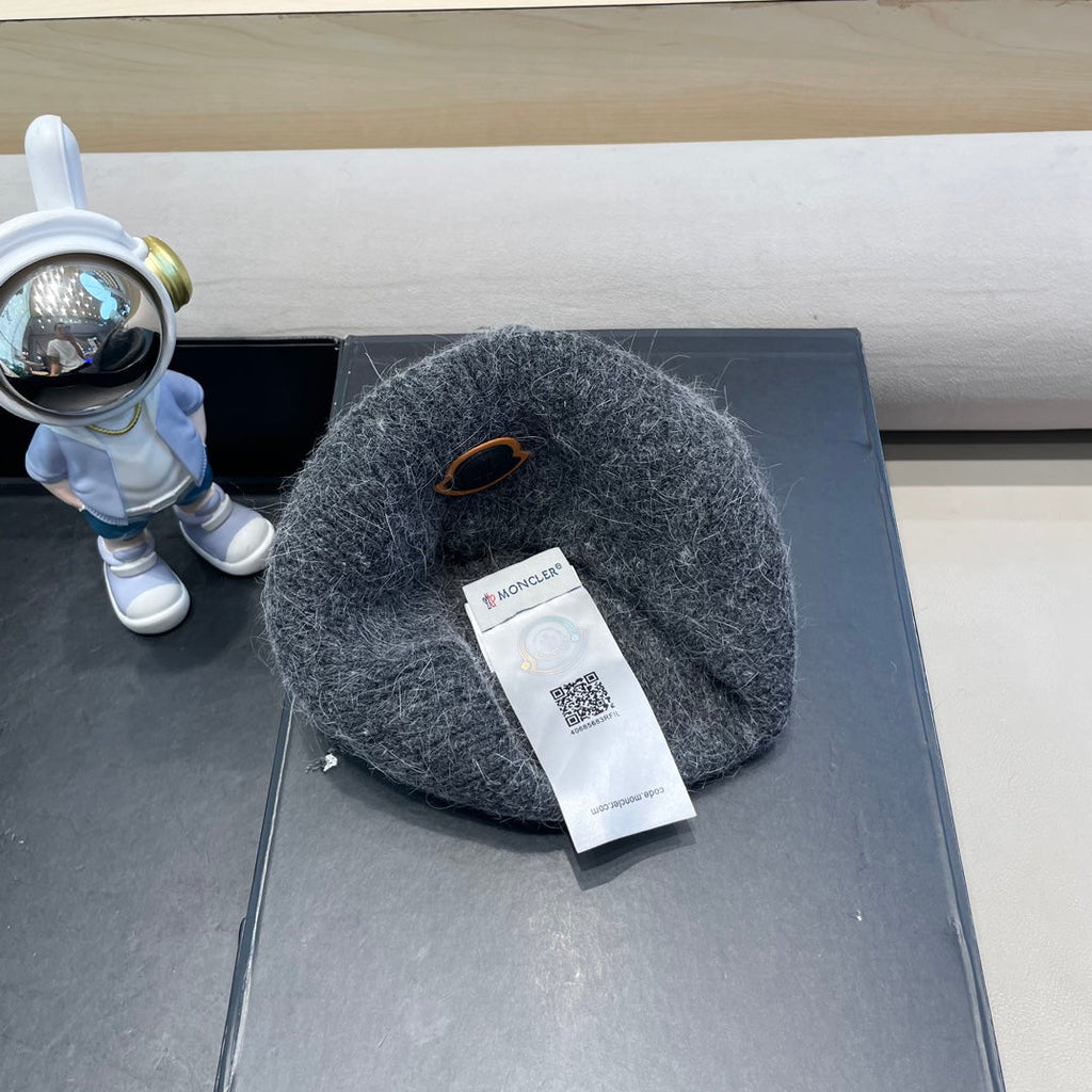 MONCLER BEANIE HAT IN GRAPHITE GRAY WOOL 438121