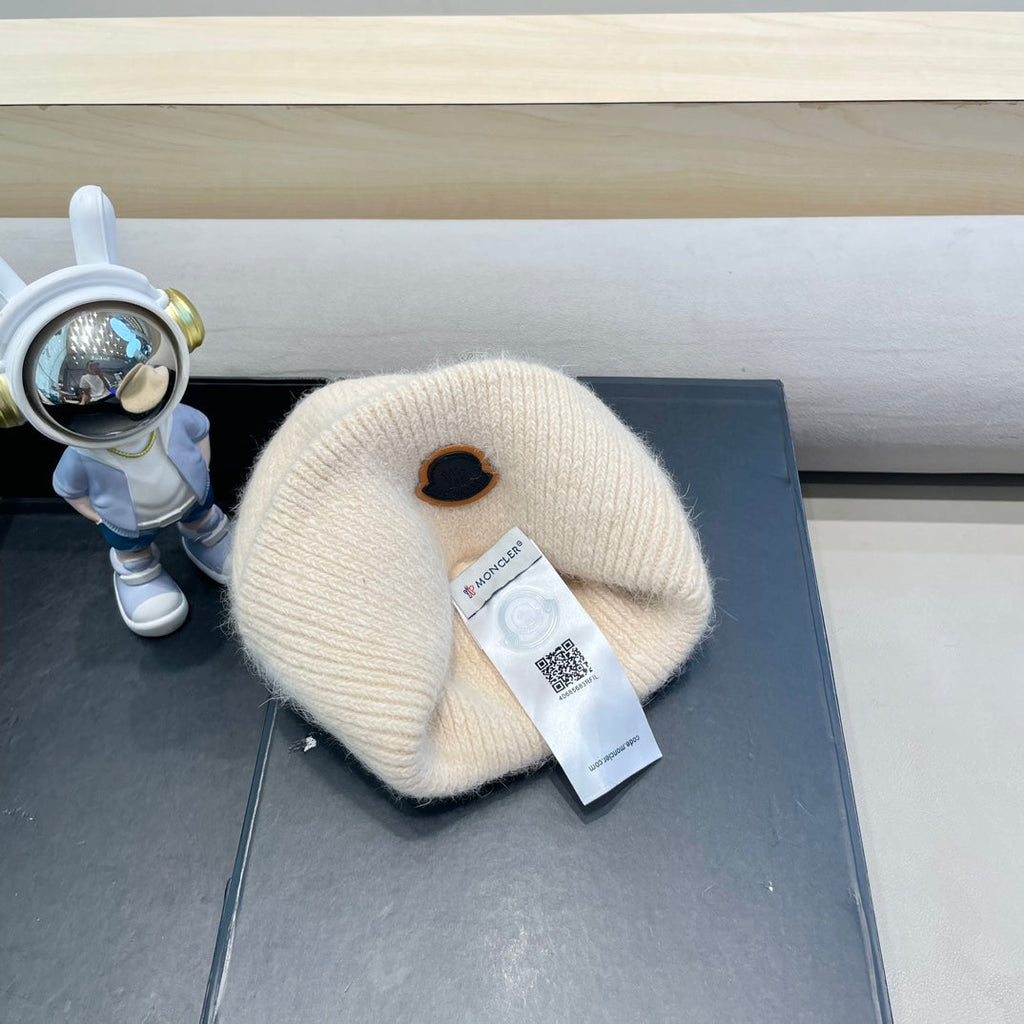 MONCLER BEANIE HAT IN BISQUE BEIGE WOOL 438122
