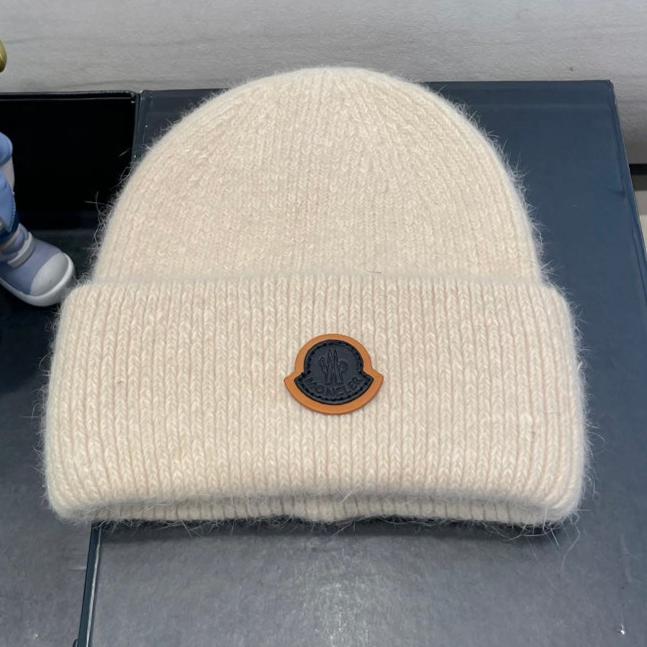 MONCLER BEANIE HAT IN BISQUE BEIGE WOOL 438122