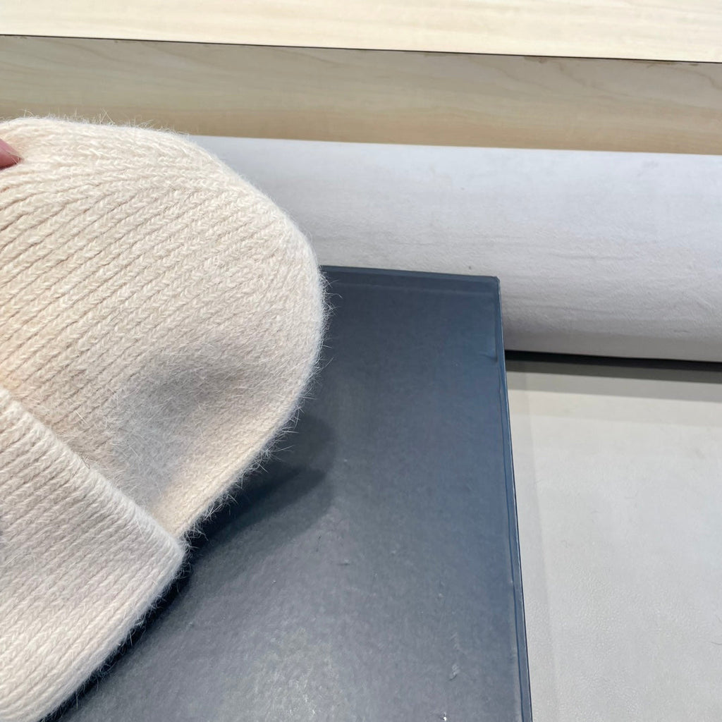 MONCLER BEANIE HAT IN BISQUE BEIGE WOOL 438122