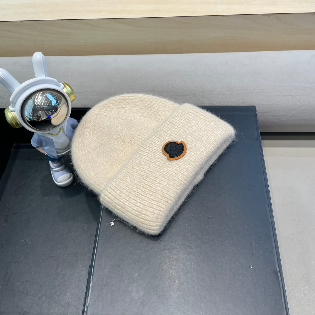 MONCLER BEANIE HAT IN BISQUE BEIGE WOOL 438122