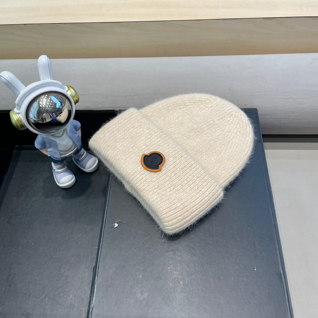 MONCLER BEANIE HAT IN BISQUE BEIGE WOOL 438122