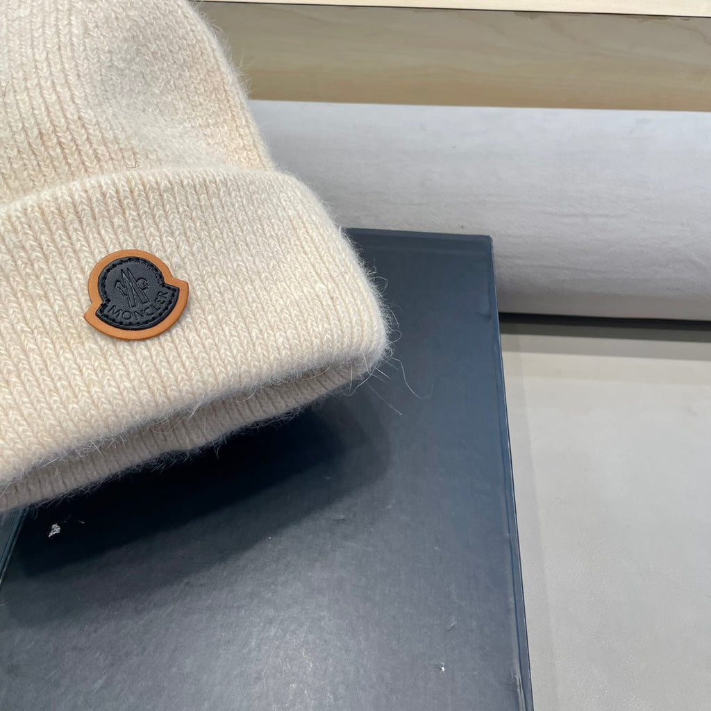MONCLER BEANIE HAT IN BISQUE BEIGE WOOL 438122