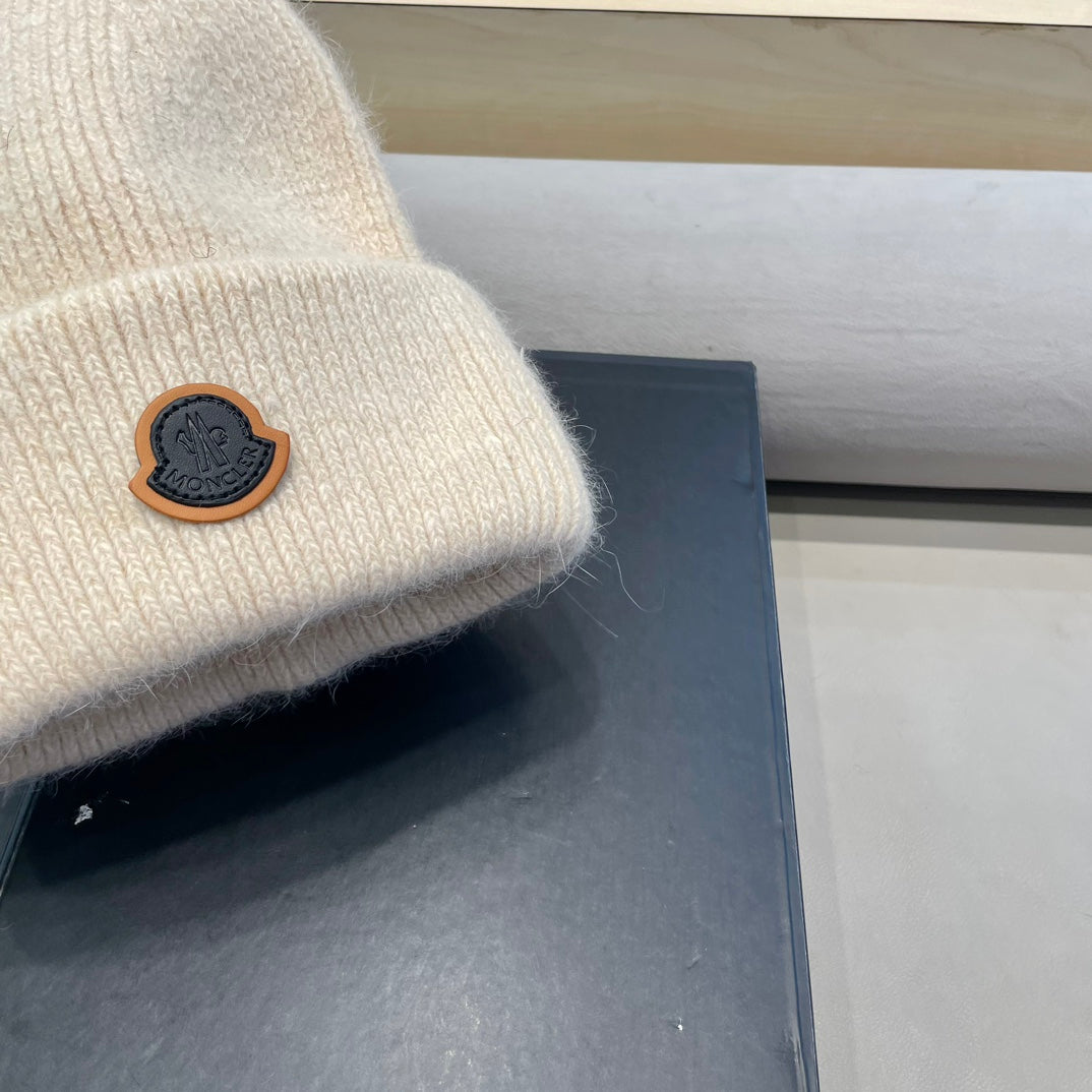 MONCLER BEANIE HAT IN BISQUE BEIGE WOOL 438122