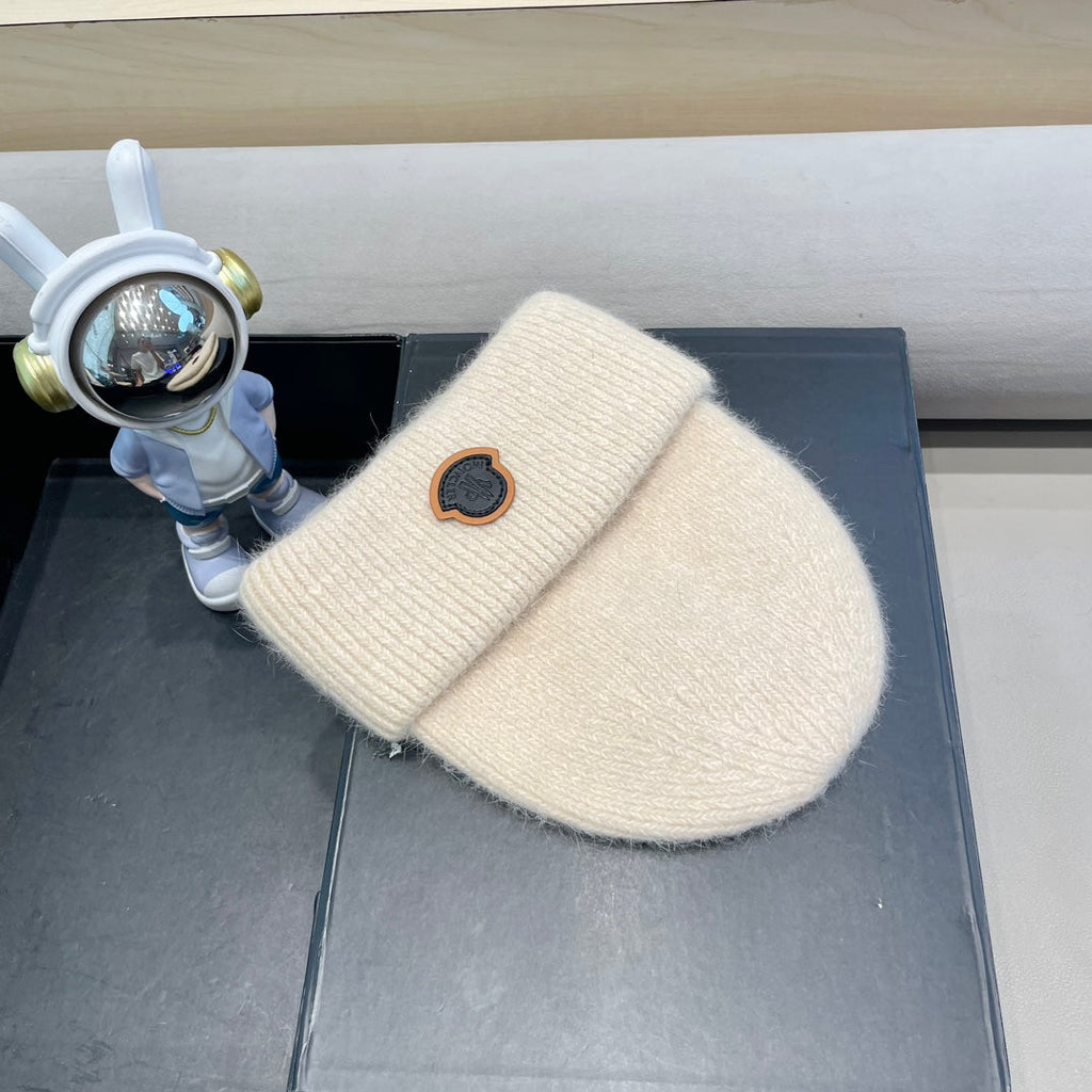 MONCLER BEANIE HAT IN BISQUE BEIGE WOOL 438122