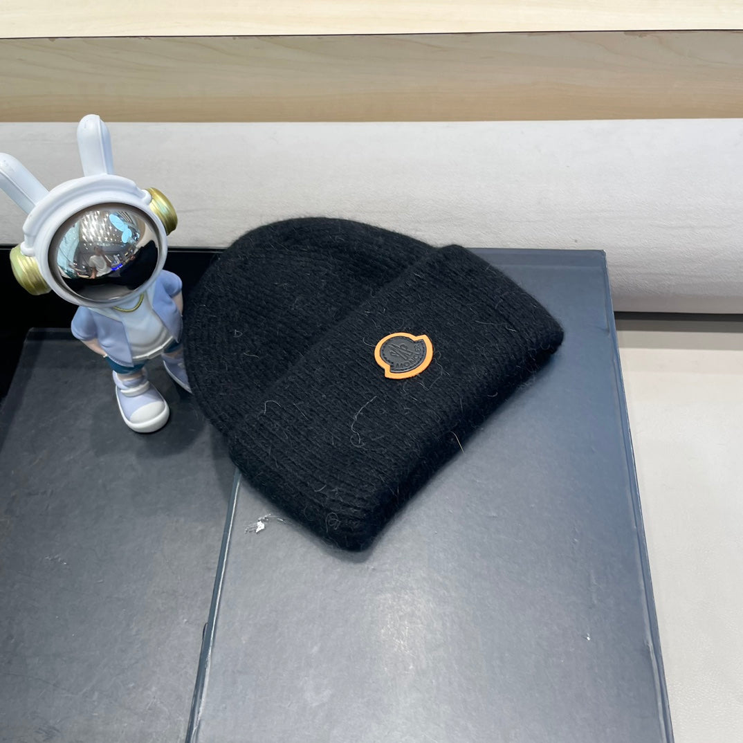 MONCLER BEANIE HAT IN BLACK WOOL 438123