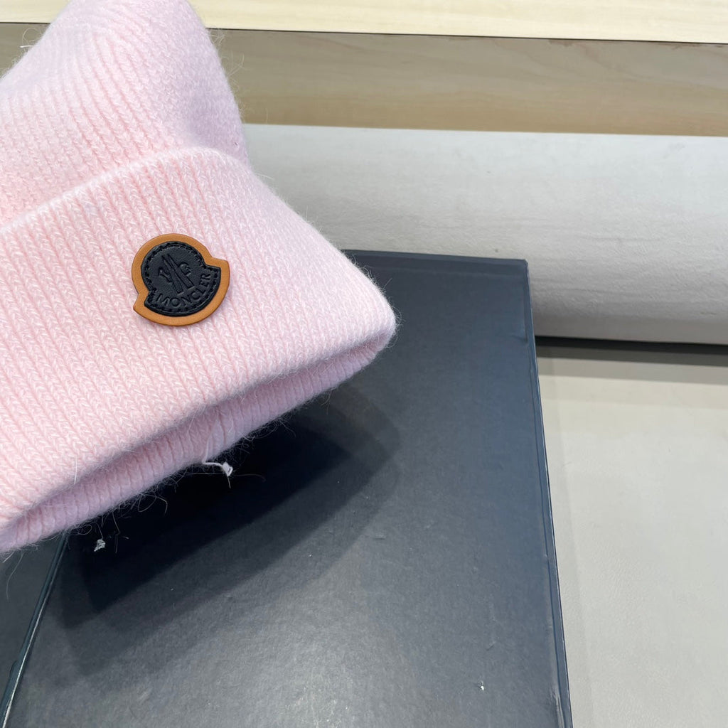 MONCLER BEANIE HAT IN PASTEL PINK WOOL 438125
