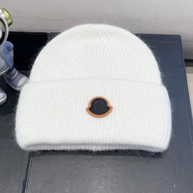 MONCLER BEANIE HAT IN WHITE WOOL 438126