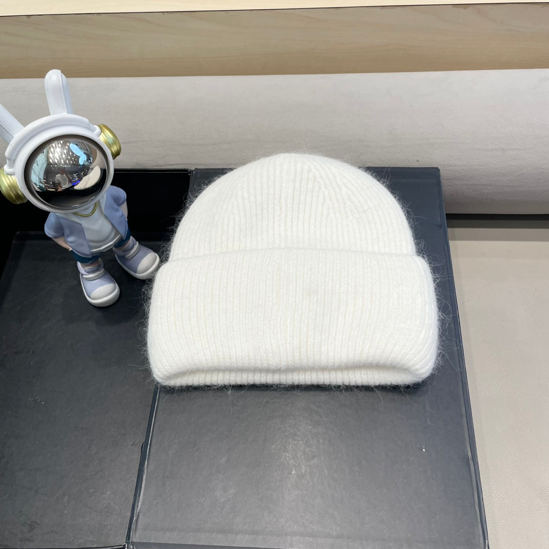 MONCLER BEANIE HAT IN WHITE WOOL 438126