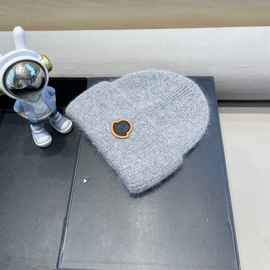MONCLER BEANIE HAT IN CLOUD GRAY WOOL 438127