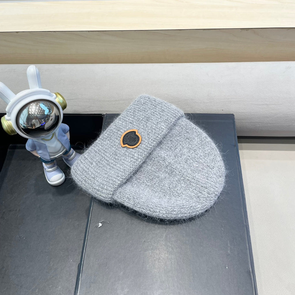 MONCLER BEANIE HAT IN CLOUD GRAY WOOL 438127