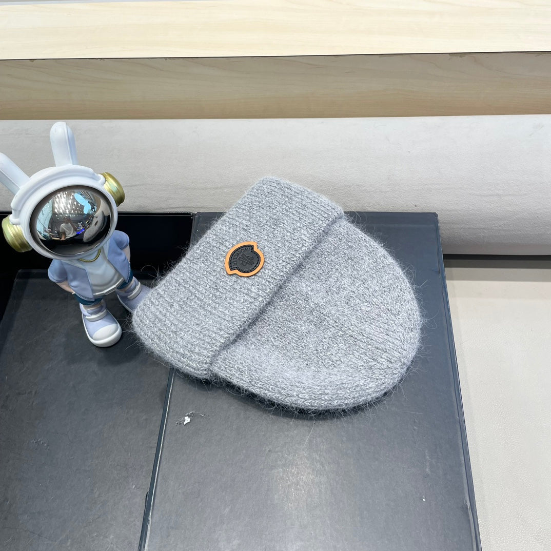 MONCLER BEANIE HAT IN CLOUD GRAY WOOL 438127