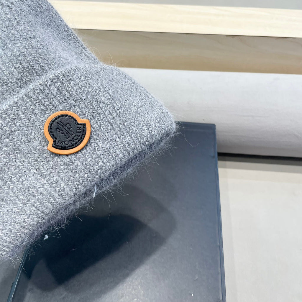 MONCLER BEANIE HAT IN CLOUD GRAY WOOL 438127