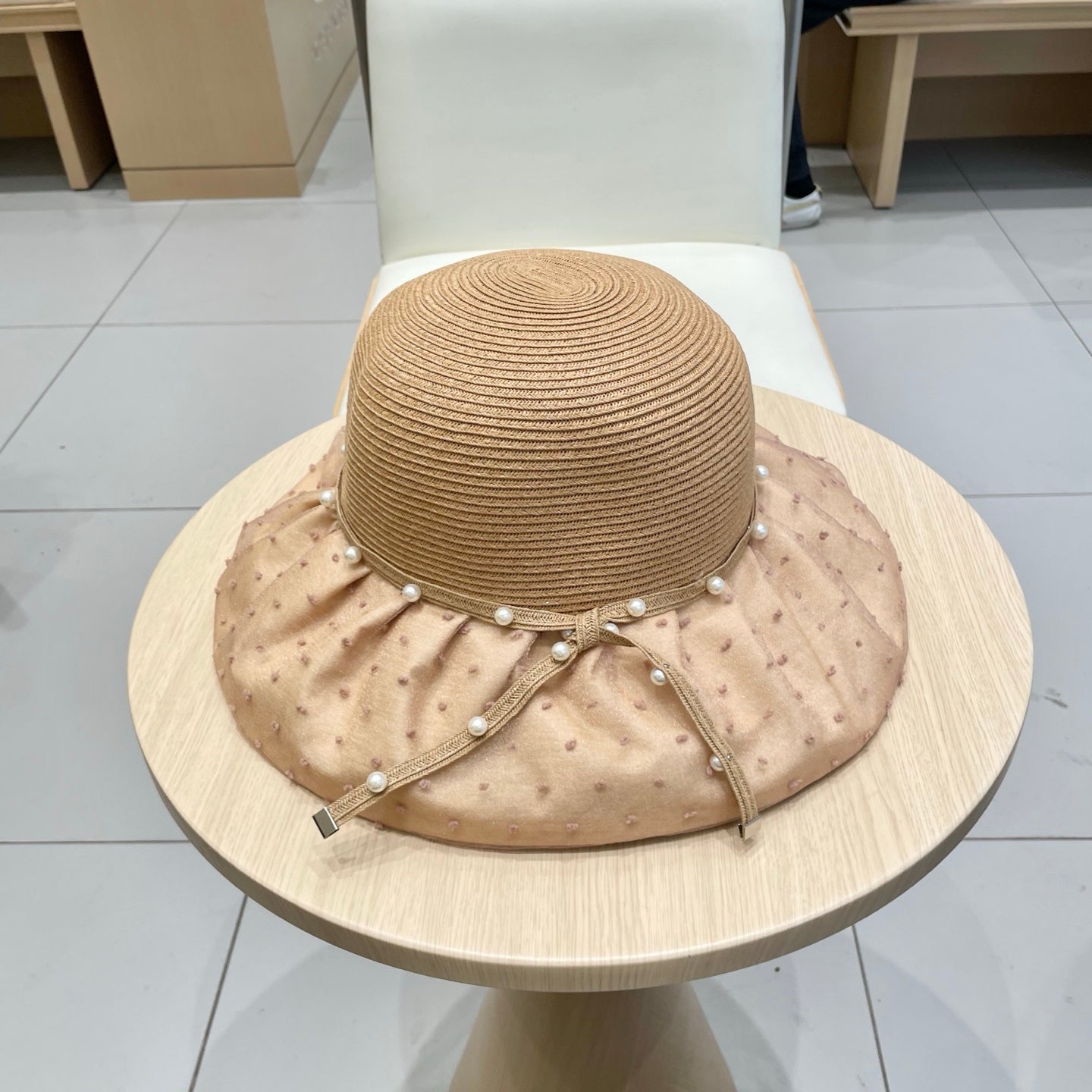 CHANEL WIDE BRIM HAT IN BROWN STRAW 673032