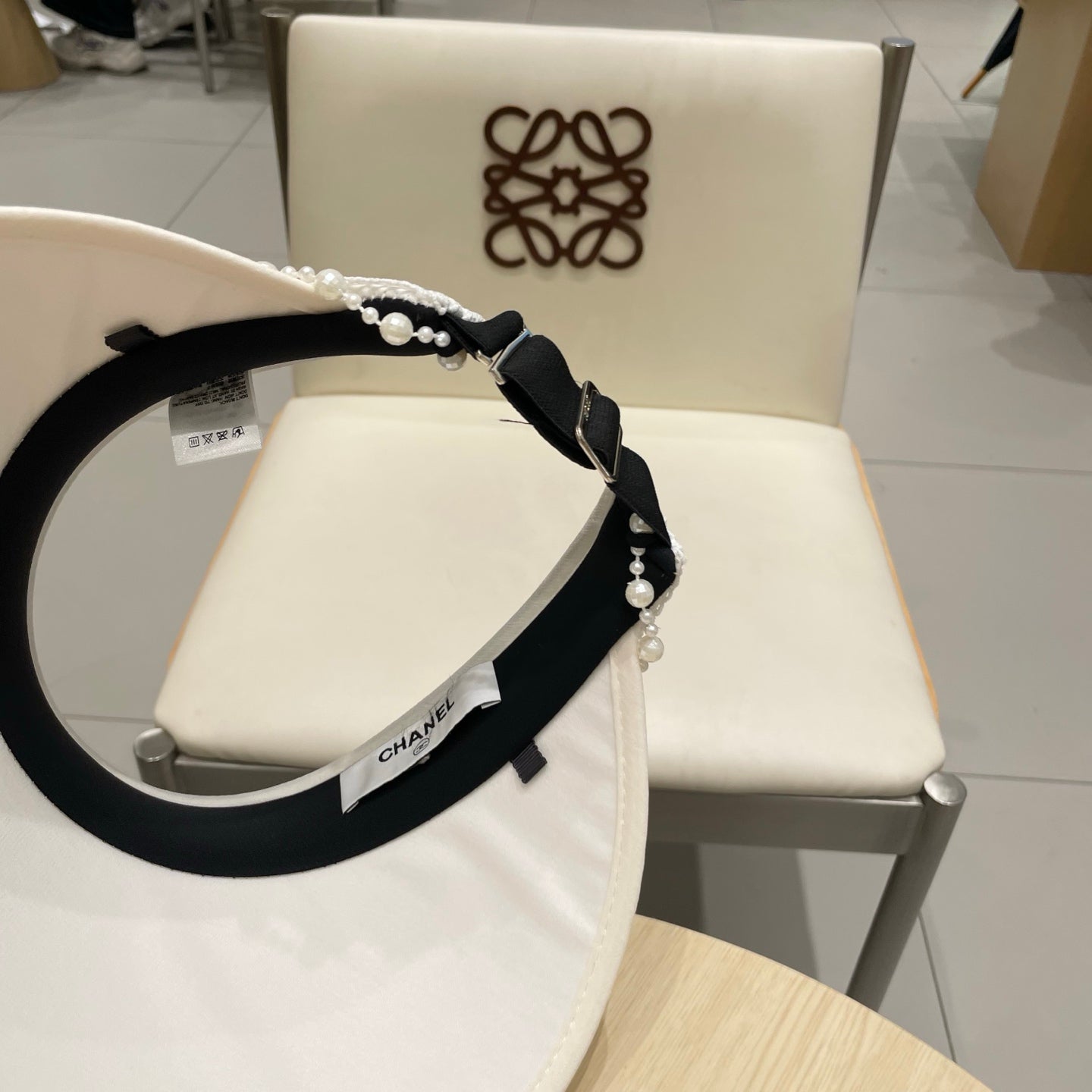 CHANEL SUN HAT MODEM WHITE 674079