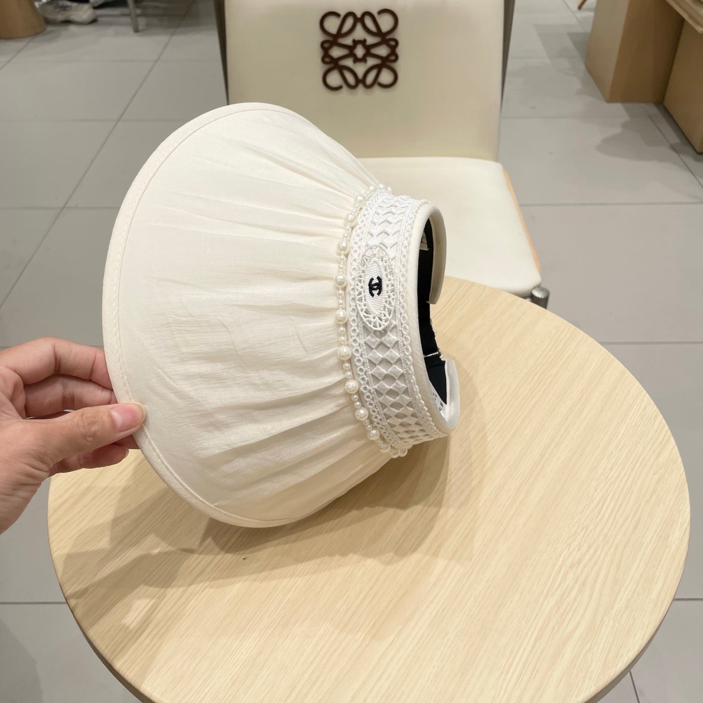 CHANEL SUN HAT MODEM WHITE 674079