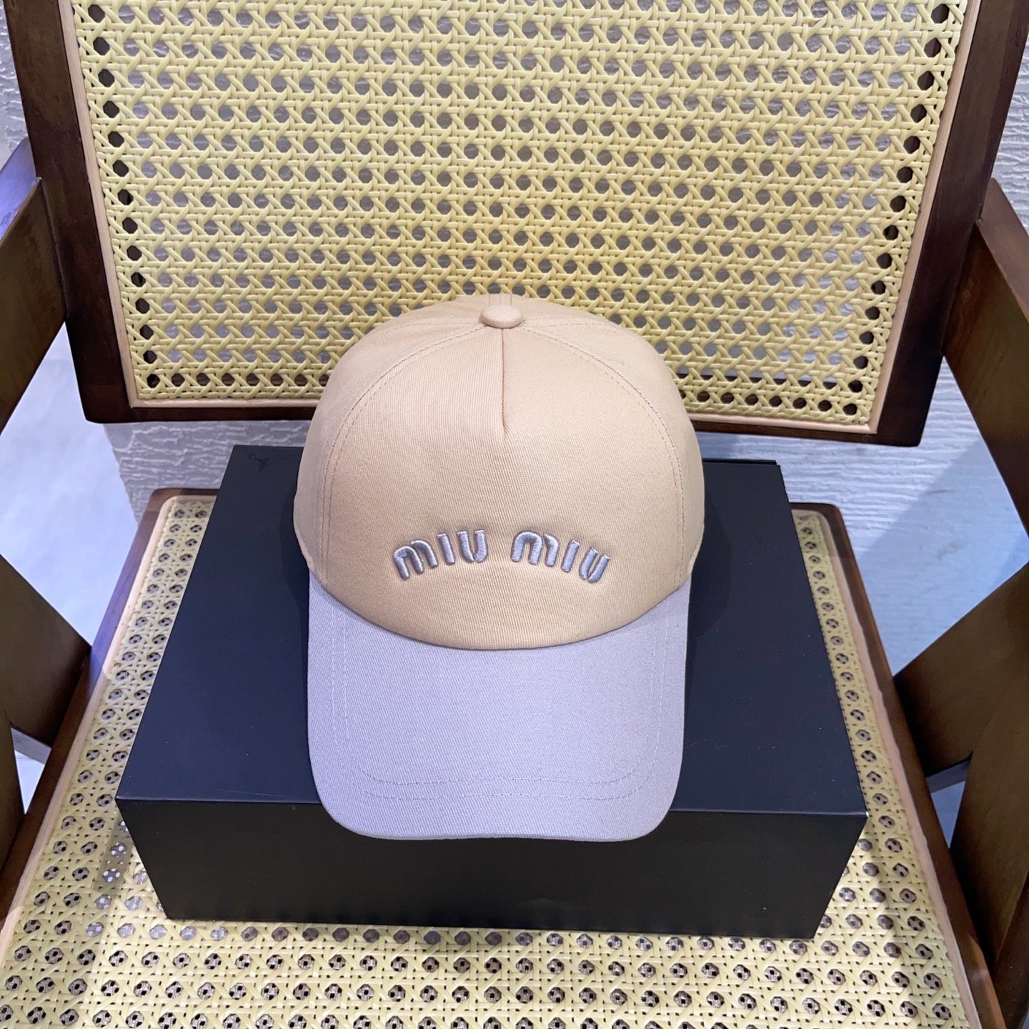 MIU MIU MM BASEBALL CAP IN LIGHT BEIGE AND PURPLE FABRIC WITH LOGO EMBROIDERY